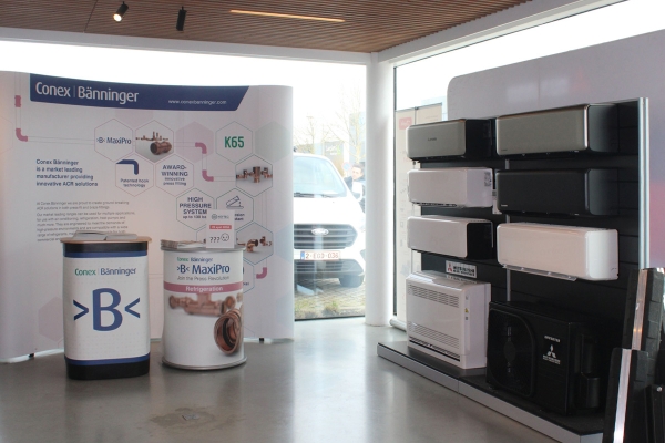 heytecimshowroomlierconexmitsubishiel.jpg