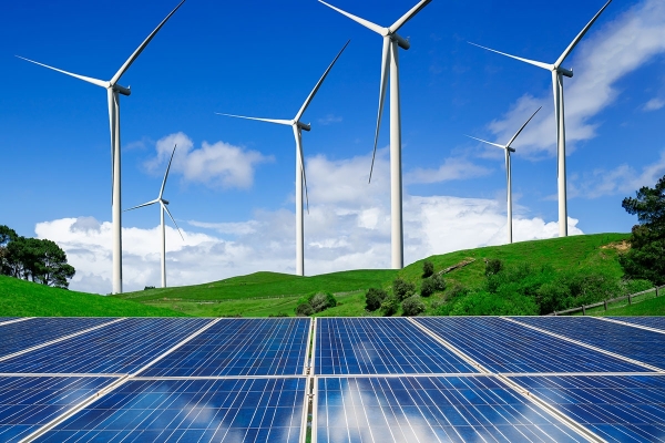 124507498zonneenergiepaneelfotovoltaischecelenwindturbineboerderijenergiegeneratorindenatuur.jpg